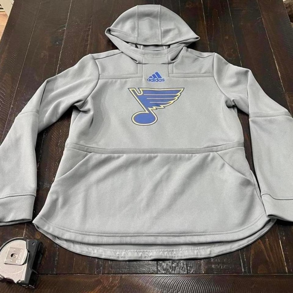 Adidas women's St. Louis blues sweatshirt  Size large‎